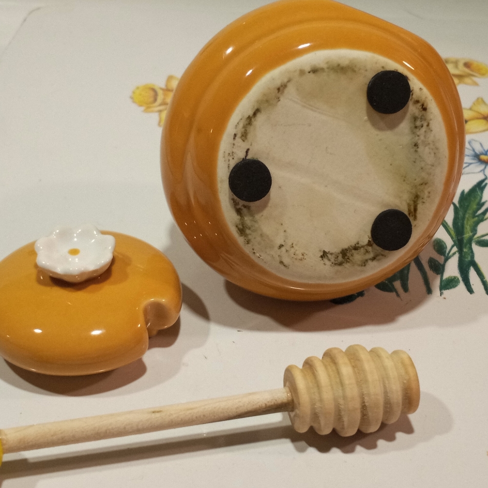 Little bumble bee honey pot๐๐๐ - Picture 7 of 8